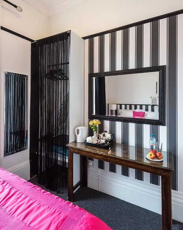 Paskins Town House Brighton 3*,